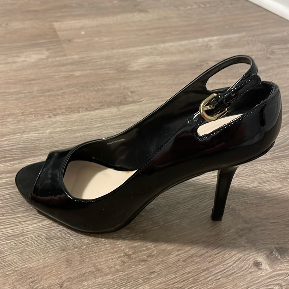 Tahari Black Patent Heels